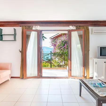 Aurora Apartment, Club Patara No 221 *